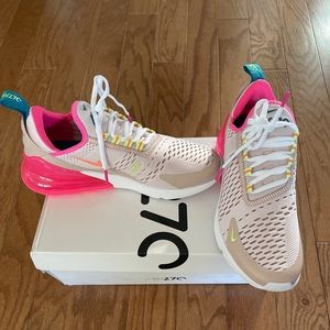 NEW - Nike Airmax 270 Sneaker